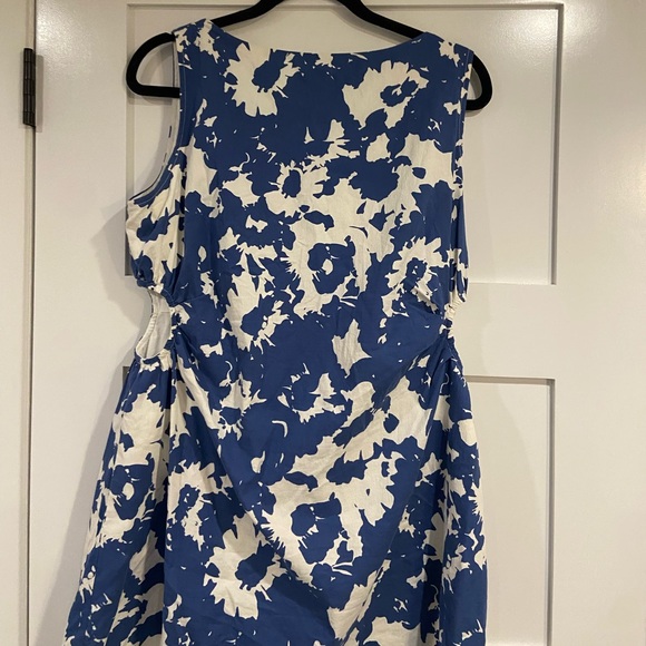 Stretch Cotton Cutout Mini Dress with side cutouts and abstract blue floral - Picture 10 of 15